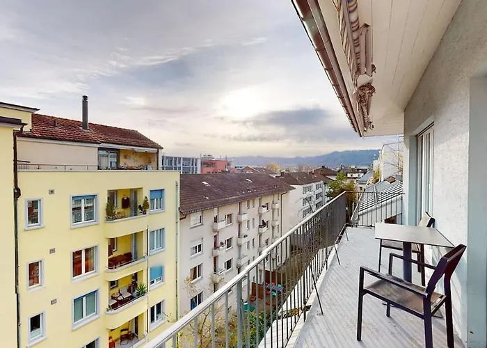 Executive 2 Bedroom Flat Near To The - D10 شقة